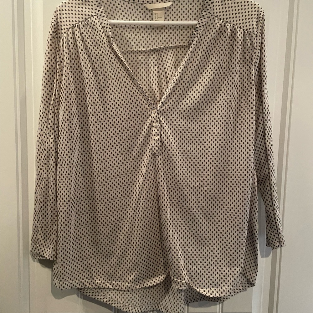 Women’s size large top